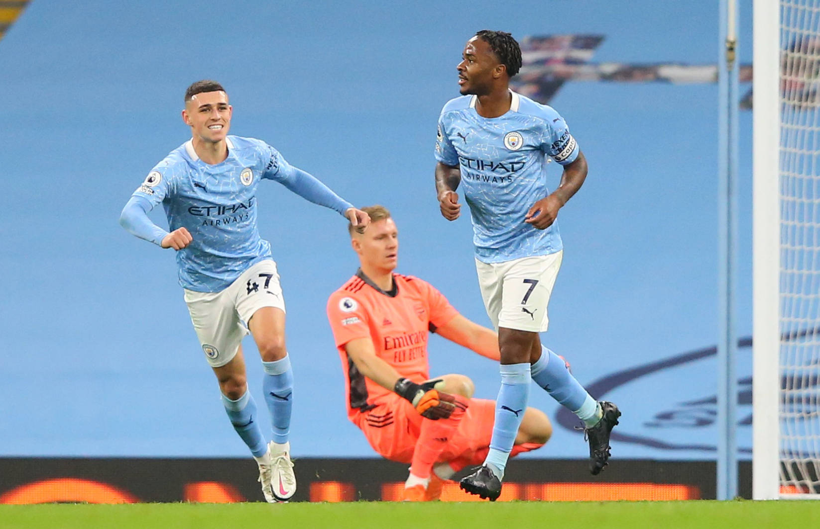 更是对他多 更是对他多