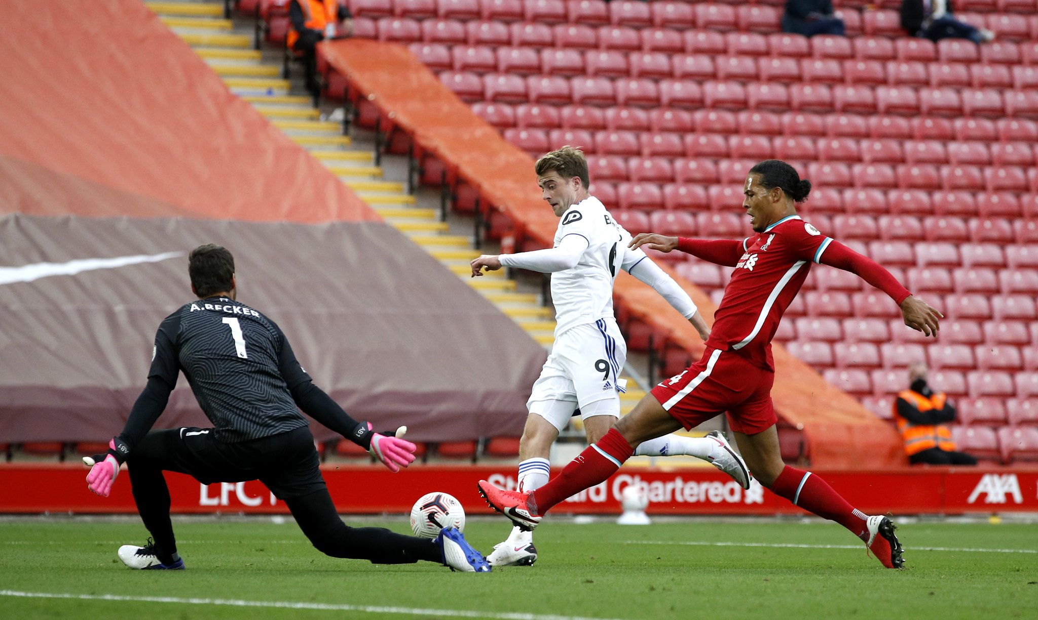 现仍给人深 现仍给人深